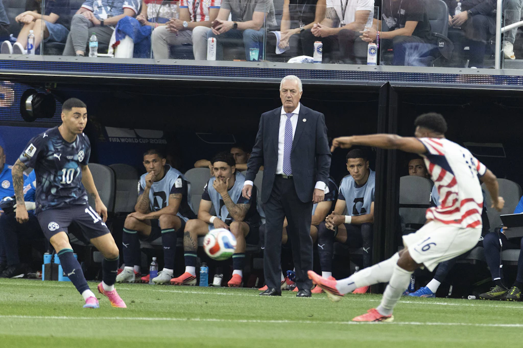 Streit um WM-Trinkpausen: Paraguays Trainer Alfaro attackiert FIFA-Regel