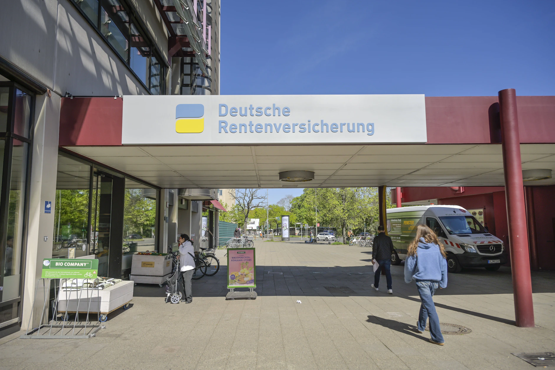 Wer unsicher ist, kann sich von der Rentenversicherung beraten lassen.