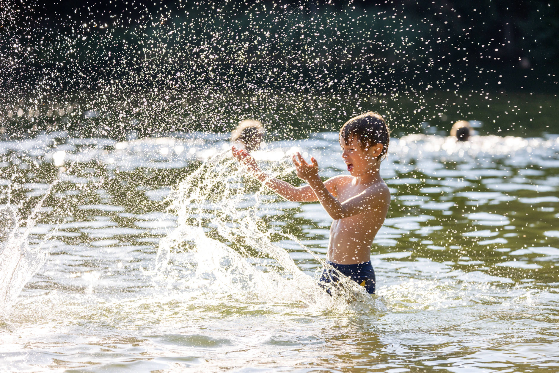Besonders auf die Kleinen muss beim Baden aufgepasst werden.