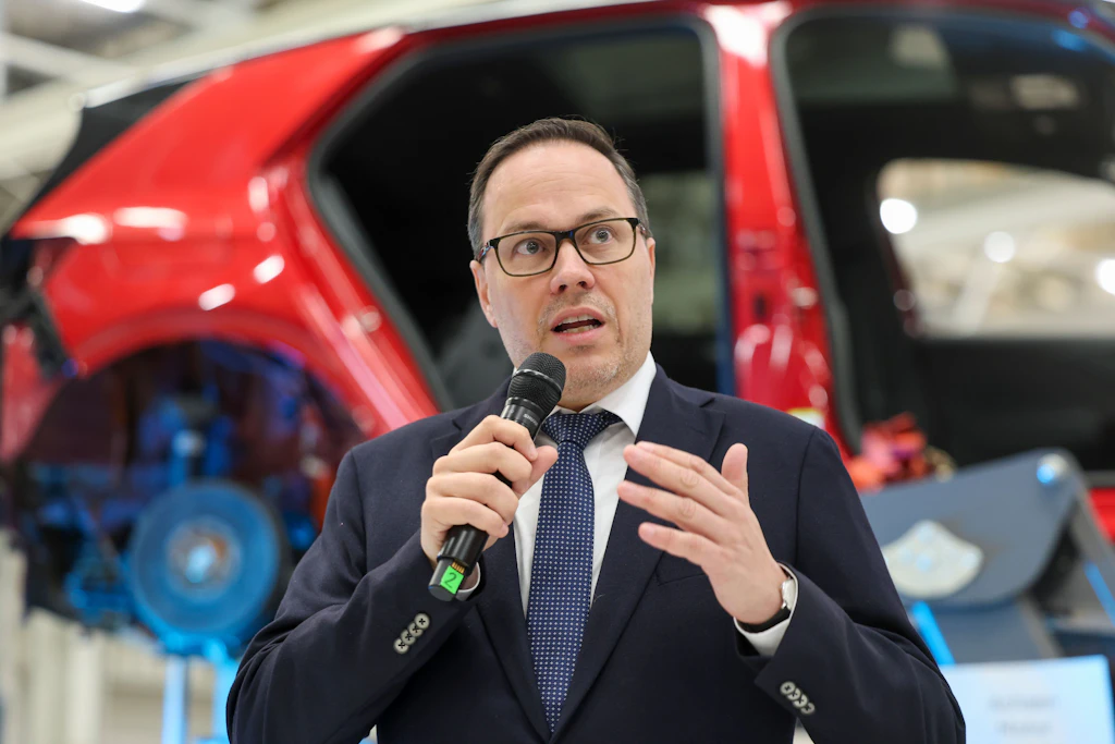 Sachsens Wirtschaftsminister Dirk Panter (SPD) fordert die Konzernführung auf, eine echte Zukunftsperspektive für Zwickau zu präsentieren.