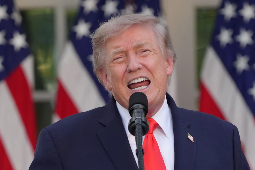 Trump droht Europa mit 100-Prozent-Zöllen – EU-Handelsabkommen wegen Digitalsteuer vor dem Aus?
