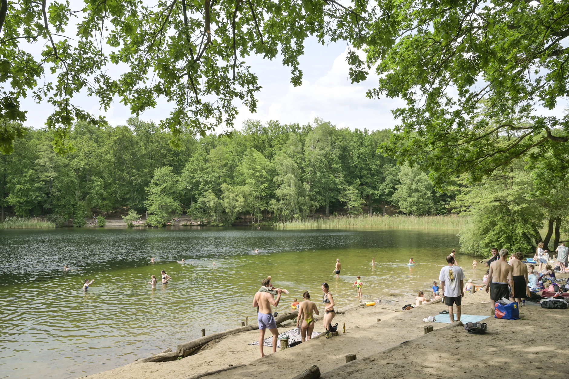 Eine Badestelle an der Krummen Lanke in Zehlendorf. In dem See ist am Donnerstag ein Teenager ertrunken. (Symbolfoto)