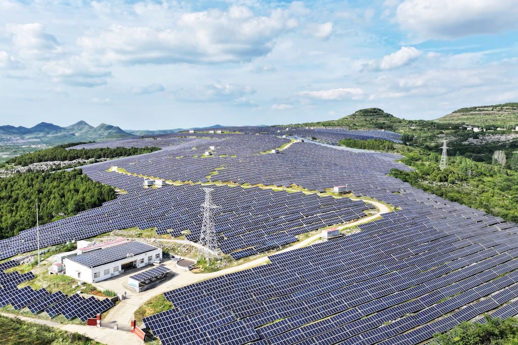 Photovoltaikmodule in Zaozhuang in der chinesischen Provinz Shandong