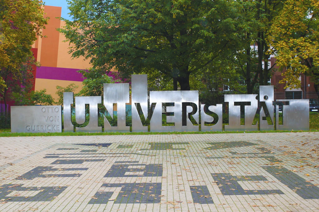 In den Hochschulen des Landes Sachsen-Anhalt wird über Autonomie, Finanzierung und internationale Öffnung diskutiert – die politischen Weichenstellungen betreffen rund 55.000 Studierende.