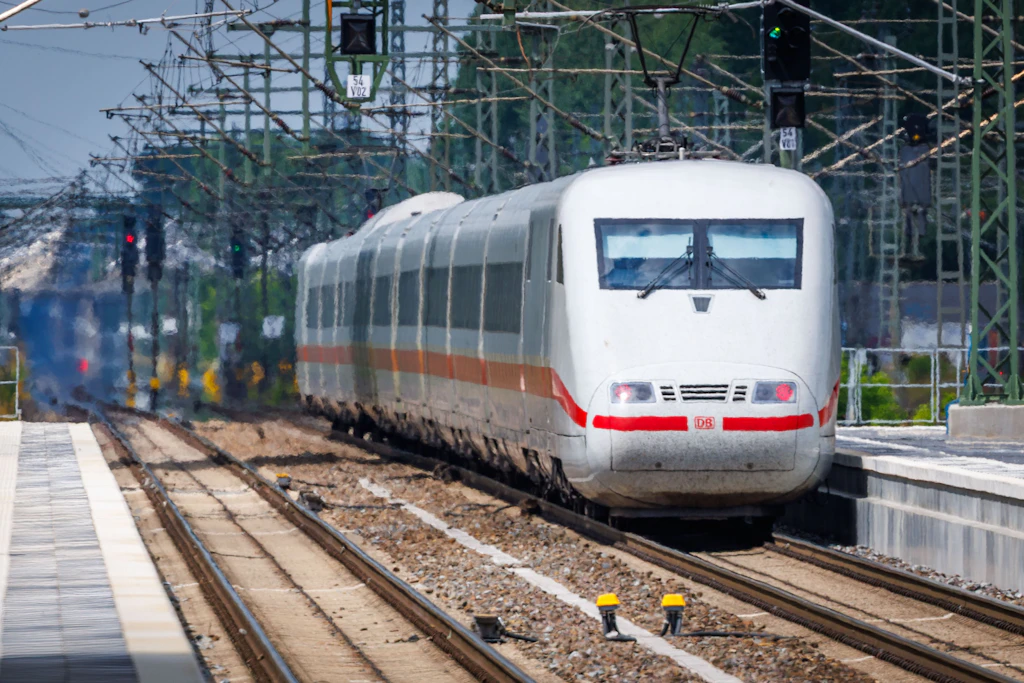 Die Sanierung der Bahnstrecke Hamburg-Berlin dauerte länger als geplant.