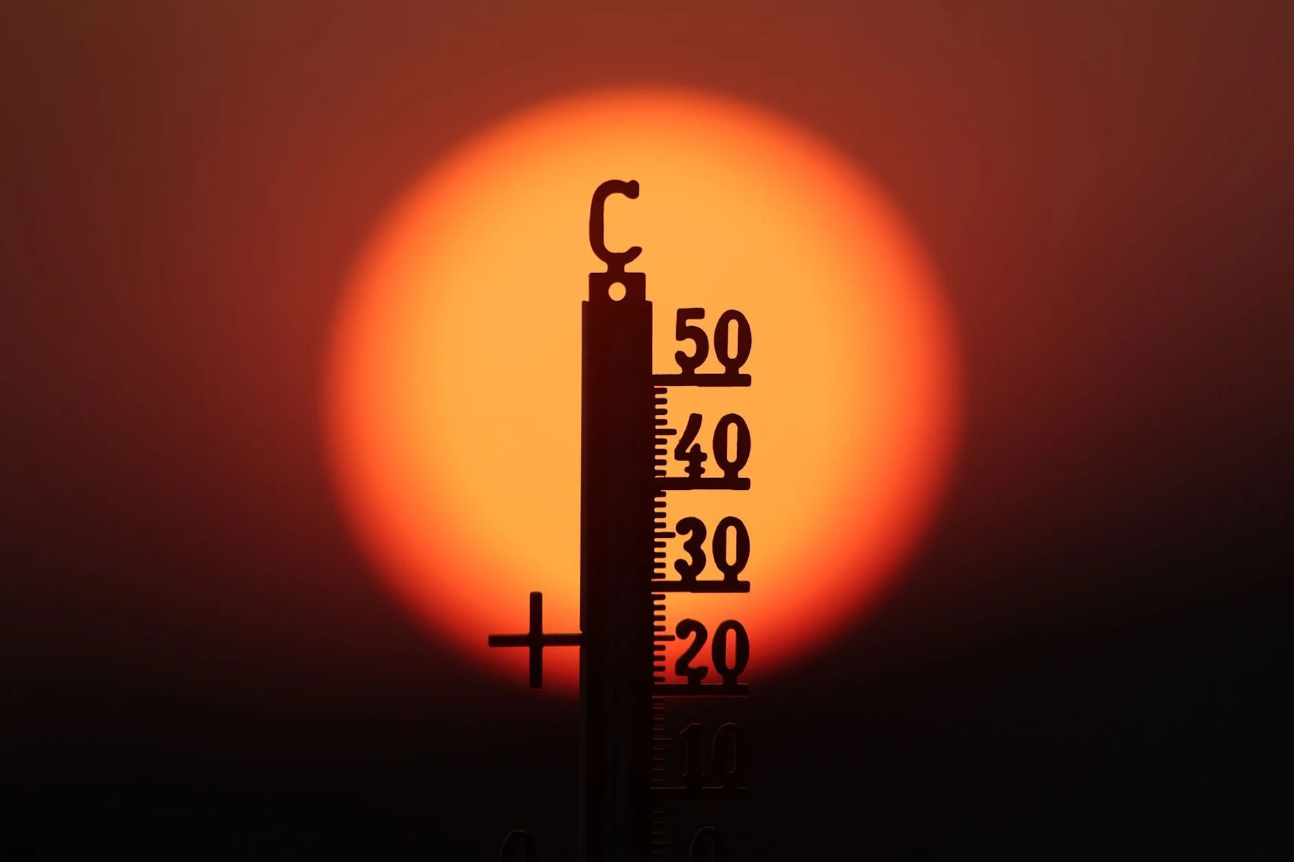 Die Temperaturen klettern am Wochenende in ungeahnte Höhen. Teilweise sind 44 Grad angesagt - das wäre ein neuer Rekord.