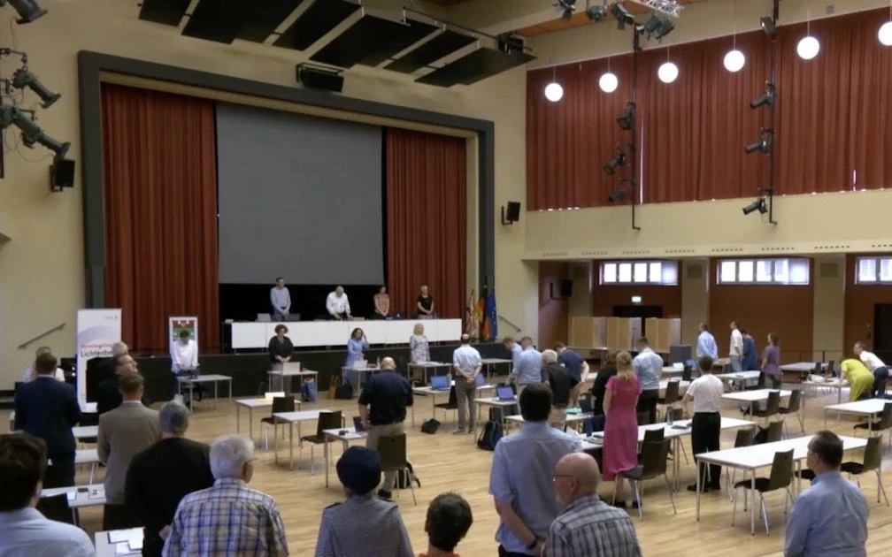 „Boykott" oder „Quatsch"? Streit um Schweigeminute für verstorbenen AfD-Verordneten