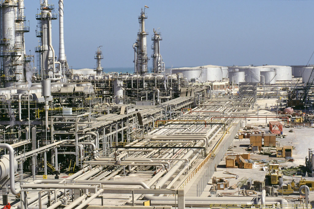 Die Ölraffinerie in Ras Tanura