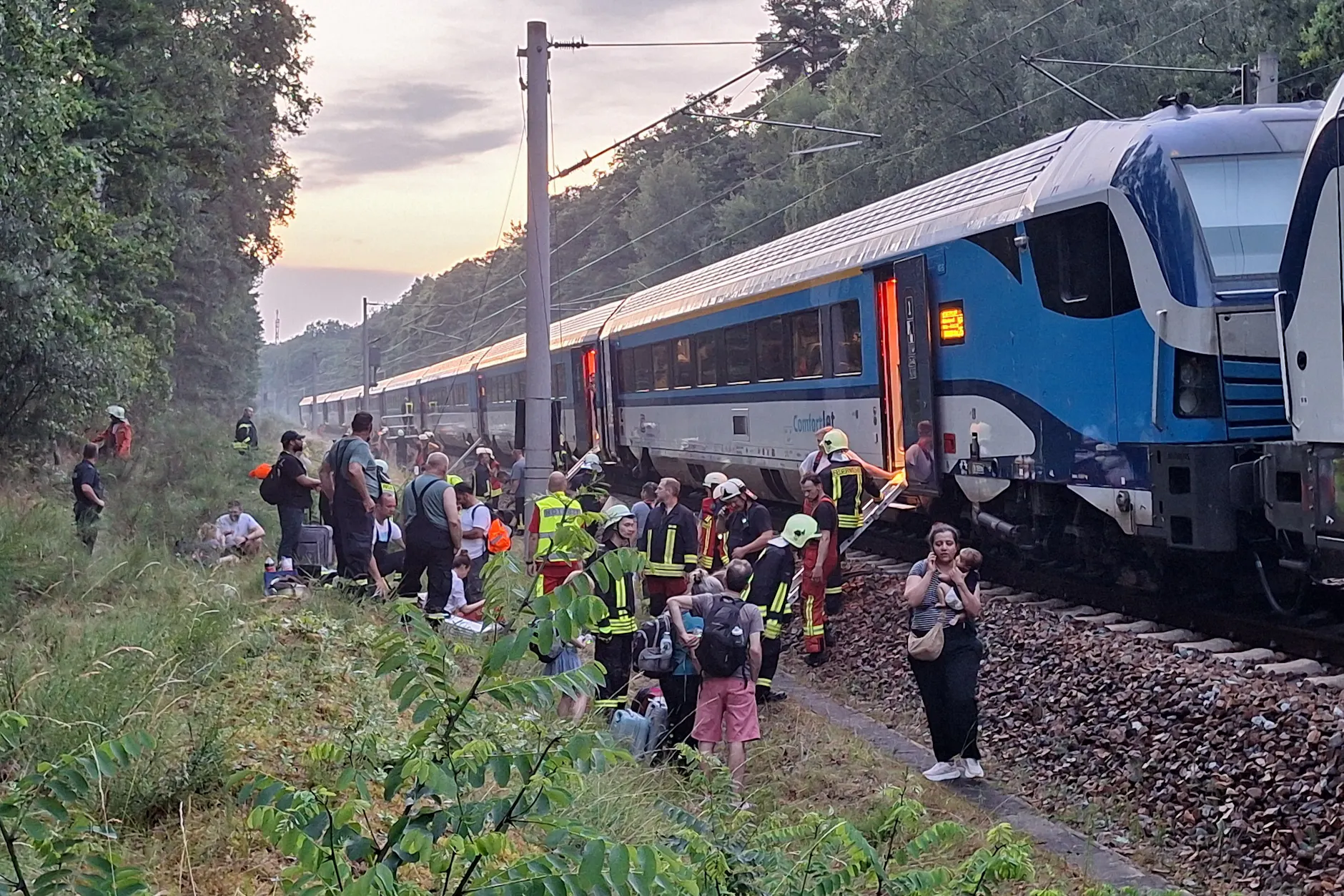 Der Zug der tschechischen Bahn blieb auf freier Strecke stehen.