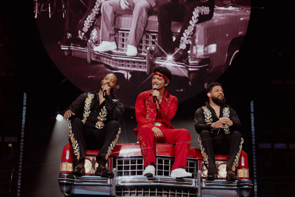 Vor 70.000 Fans: Wie der Superstar Bruno Mars Berlin ins Schwitzen brachte