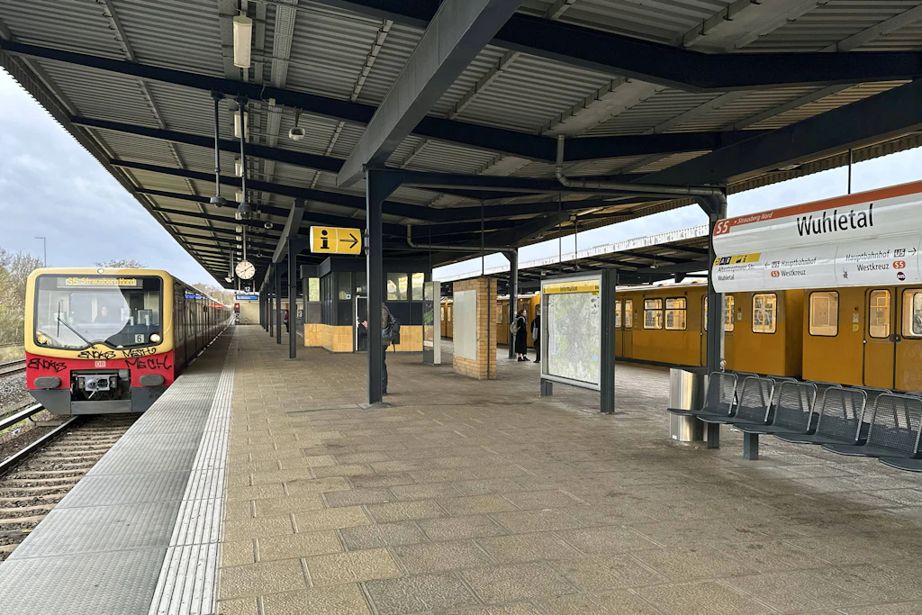 Kein Treppensteigen, keine langen Tunnel, perfekter Richtungsbetrieb: der Bahnhof Wuhletal