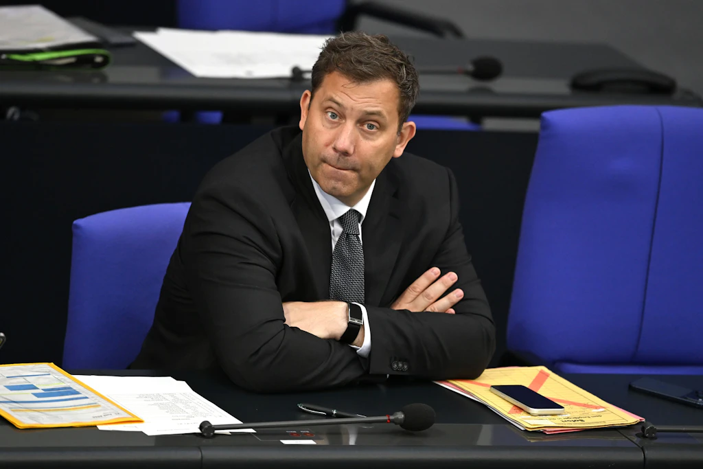 Die SPD von Finanzminister Lars Klingbeil (SPD) liegt Umfragen zufolge gleichauf mit den Linken.