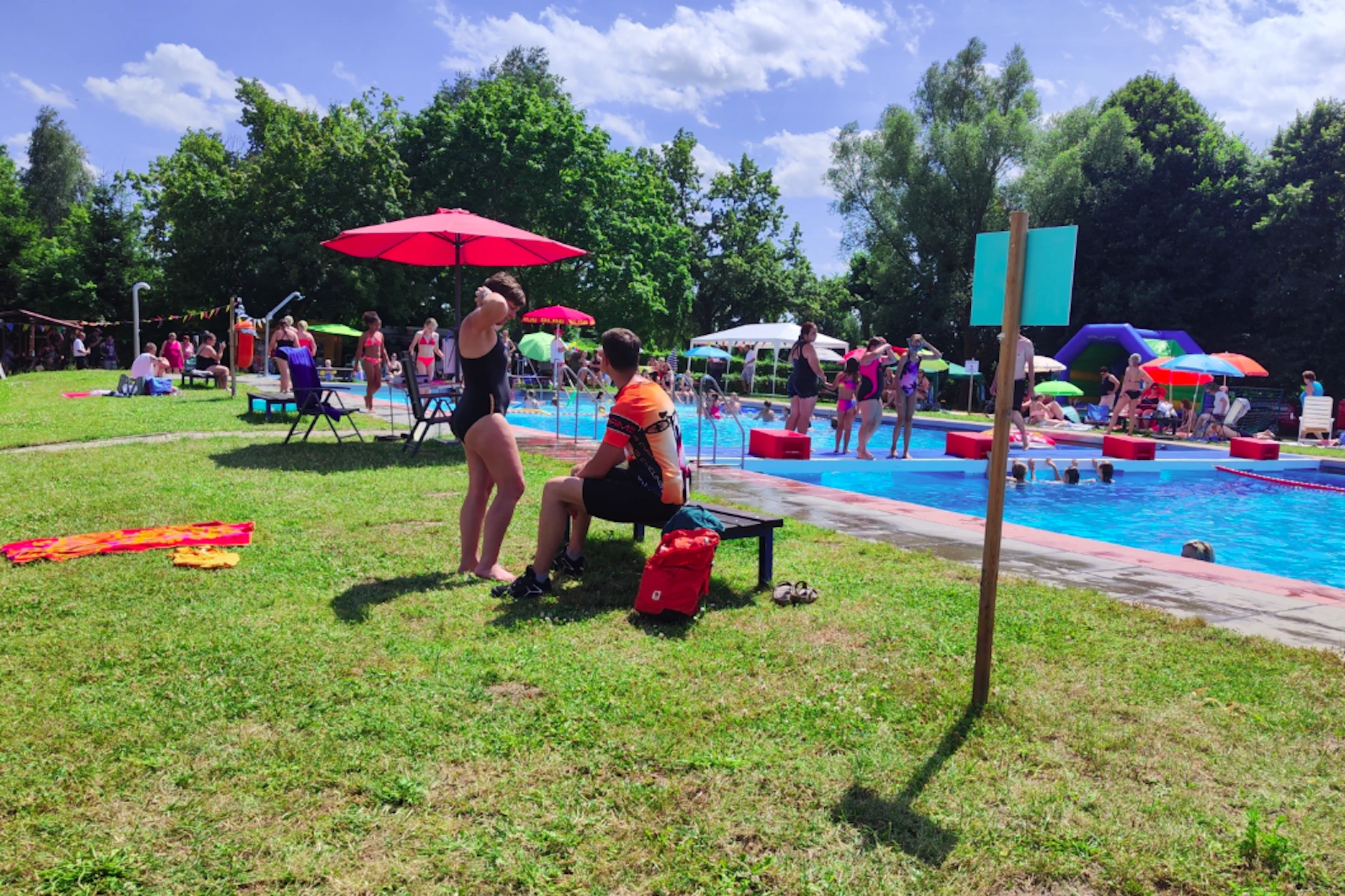 Das Freibad Klockow überzeugt mit einer familiären Atmosphäre.