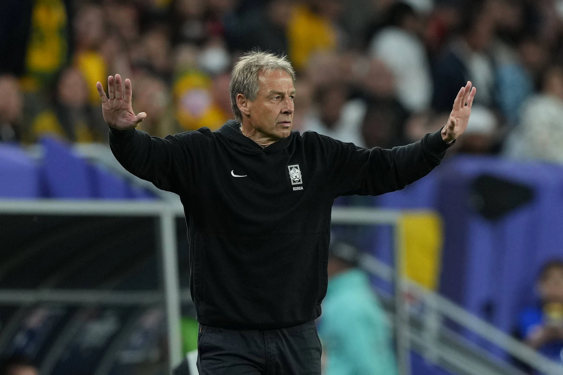 Herthas Ex-Coach Jürgen Klinsmann war für ein Jahr ziemlich erfolgloser Nationaltrainer Südkoreas. Nach dem jetzigen WM-Aus gibt es staatliche Untersuchungen gegen Südkoreas Verbandsboss.