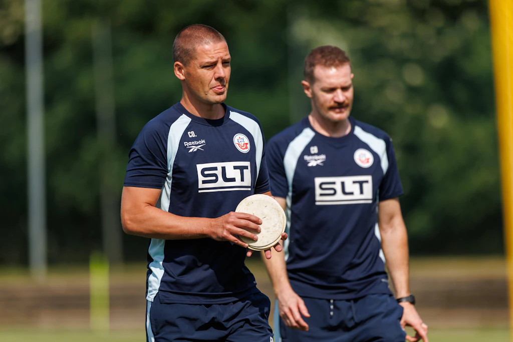 Daniel Brinkmanns neue Assistenten: die beiden Co-Trainer Adam Susac (l.) und Yannic Thiel.