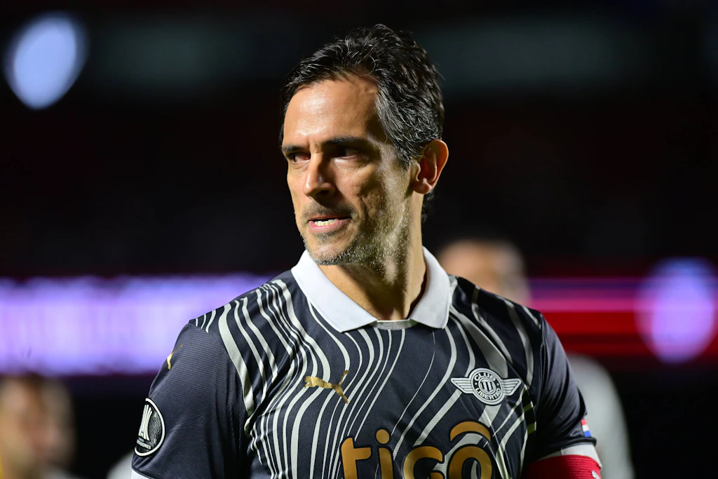 Roque Santa Cruz: Der früherer Bayern-Profi aus Paraguay drückt dem Team seines Heimatlandes gegen die DFB-Elf die Daumen.