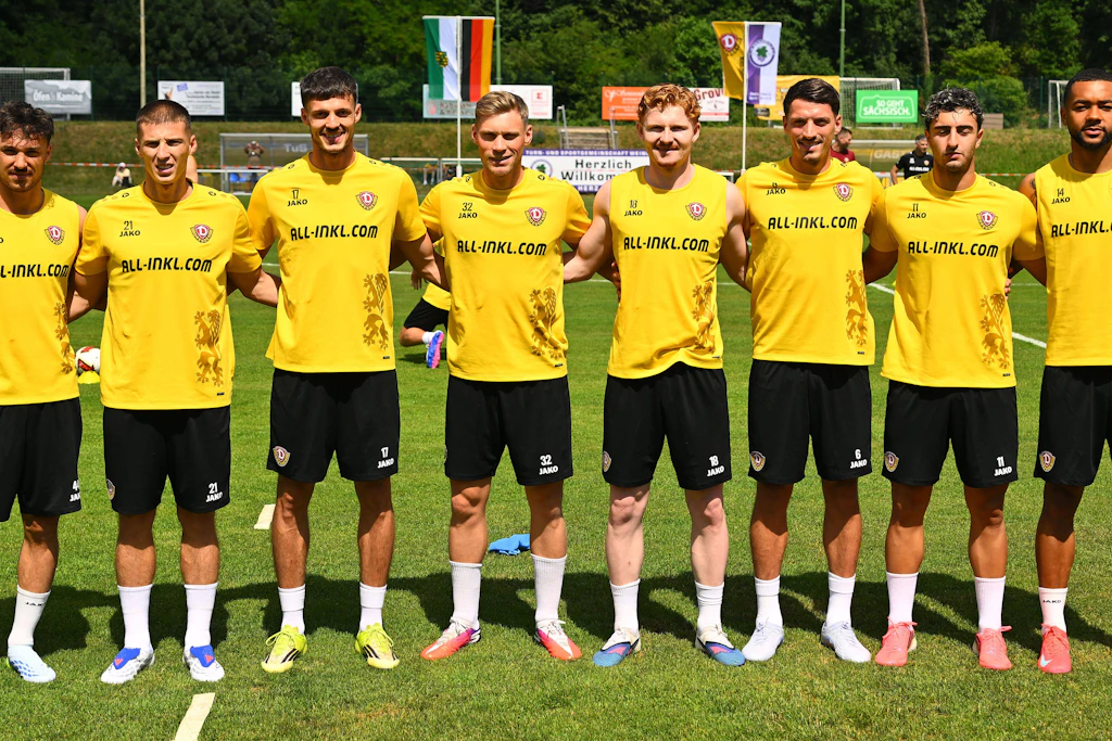Die Neuzugänge (v. l): Simon Straudi, Tobias Raschl, Ahmet Muhamedbegovic, Jonas Sterner, Robert Wagner, Nicolai Rapp, Kaan Inanoglu und Brooklyn Ezeh.