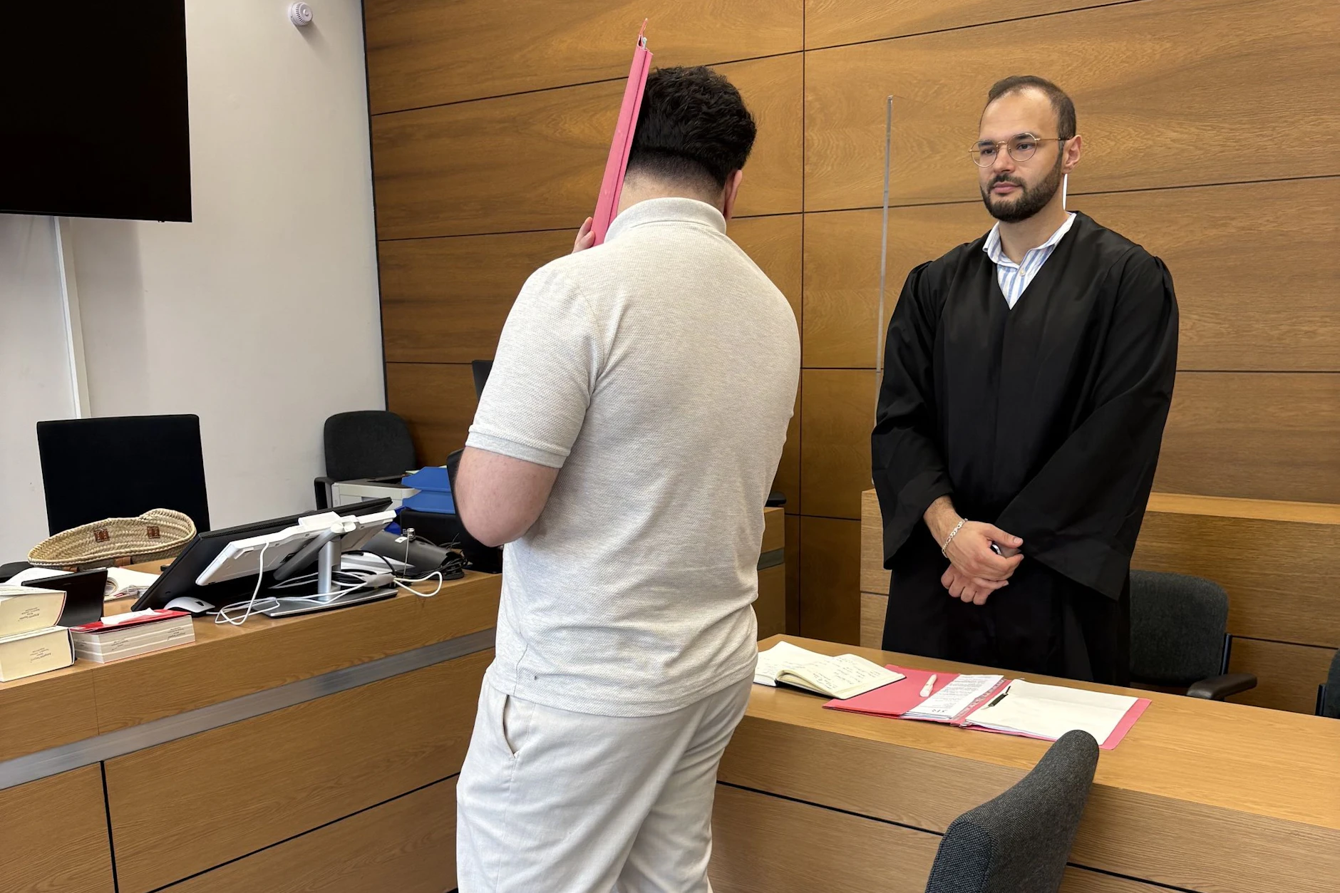 Nach der Jubel-Feier auf der Anklagebank: Ahmed K. (27).
