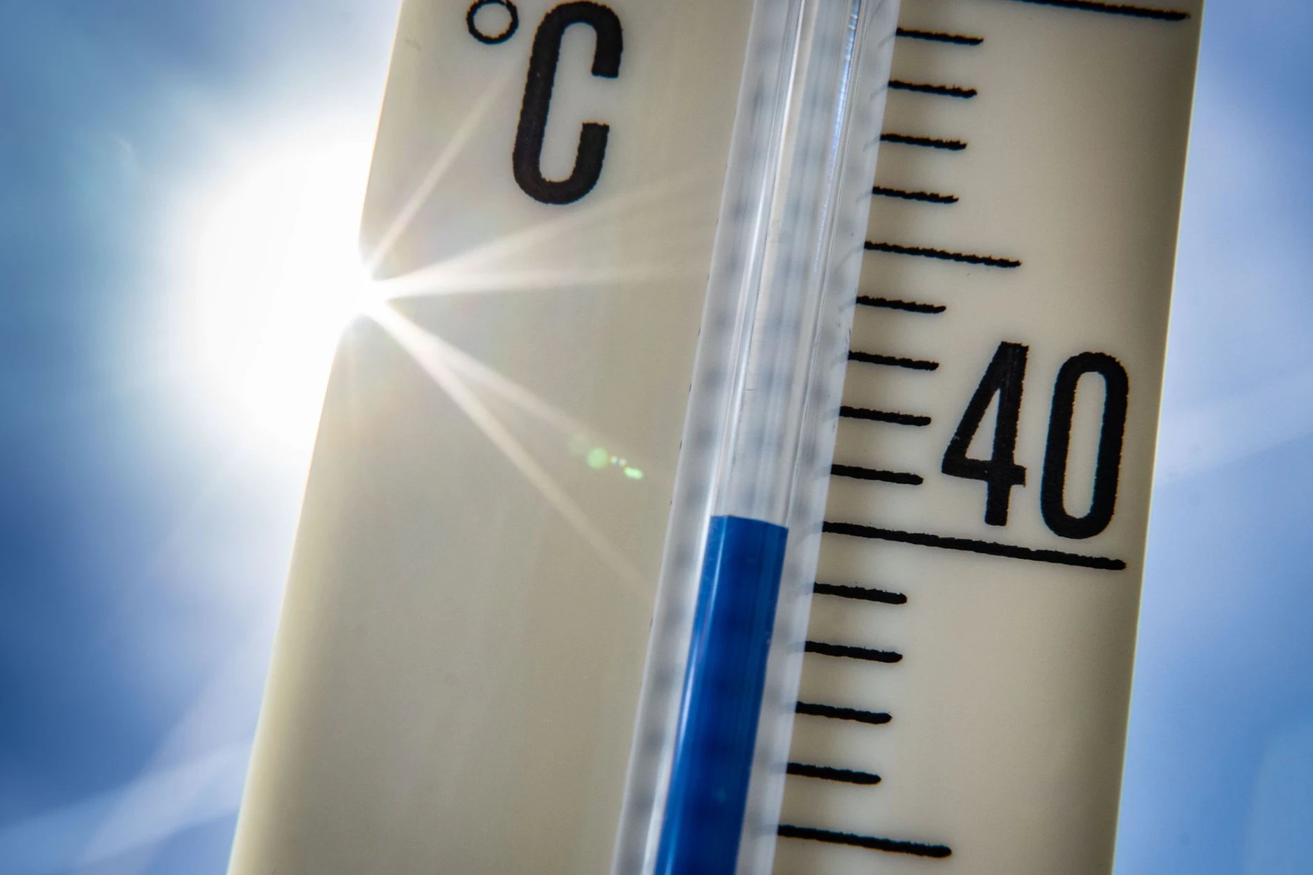 Wird es schon Anfang Juli wieder heißer als 40 Grad? Das könnte passieren, denn es bahnt sich eine neue Omega-Wetterlage an.