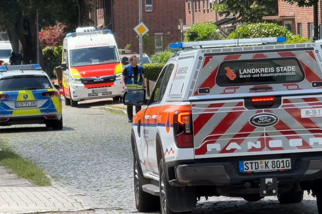 In Stade, westlich von Hamburg, sind mehrere Menschen durch Schüsse getötet wurden.