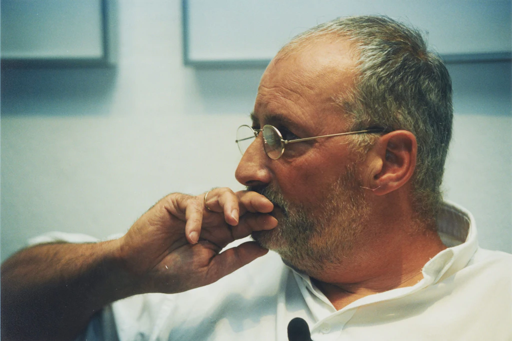 Der Ost-Berliner Texter, Literat und Dichter Wolfgang Herzberg (Foto aus 2000)