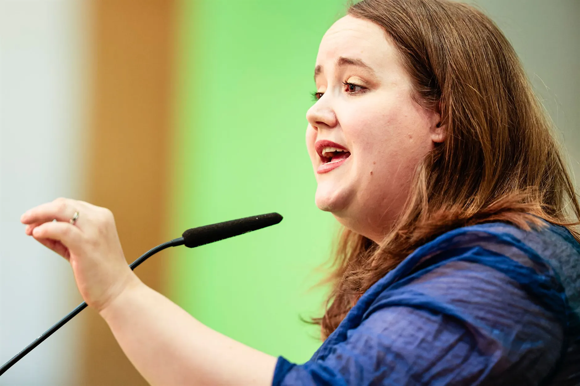 Krankschreibungs-Streit: Ricarda Lang kritisiert Merz-Pläne scharf