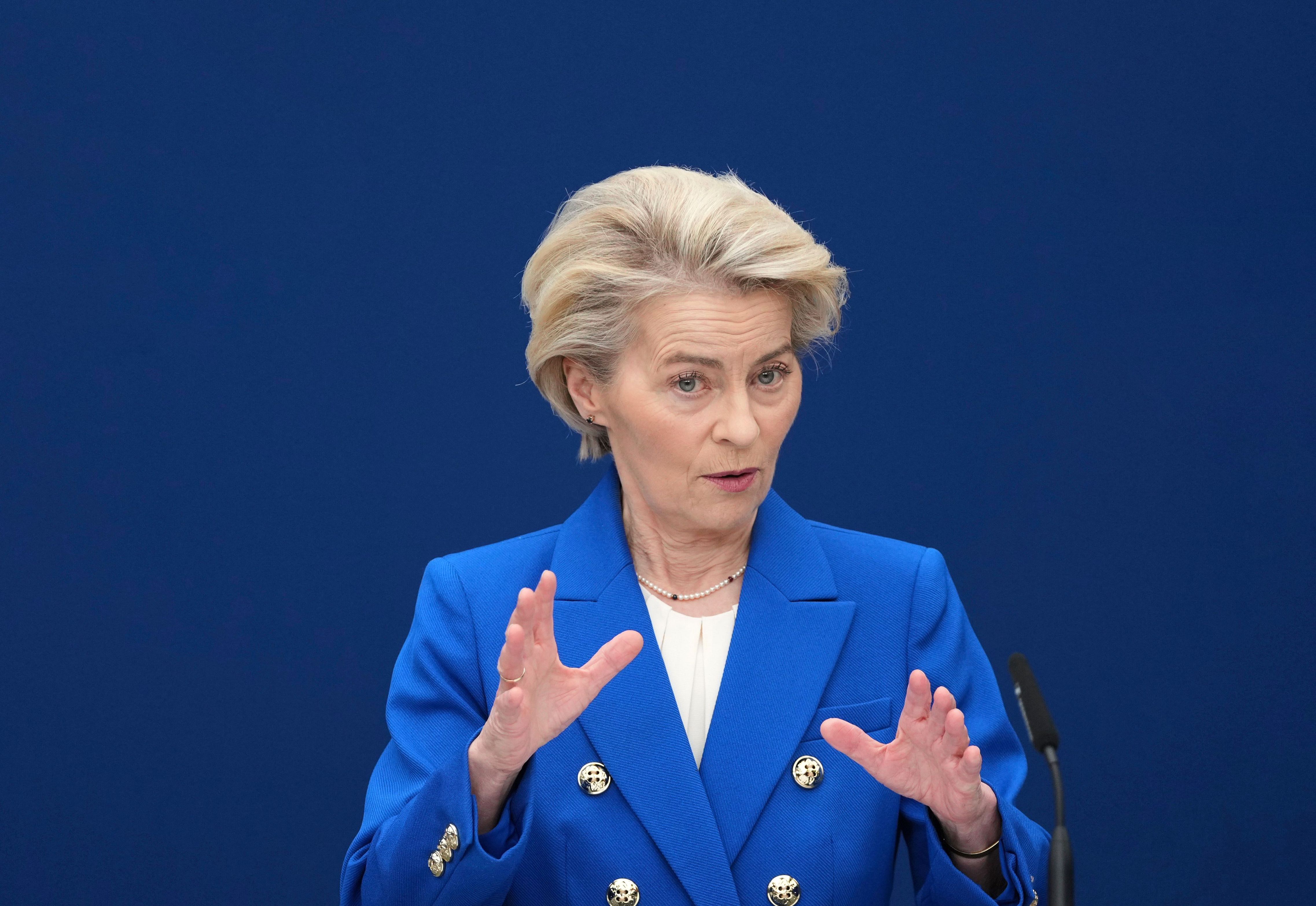 Frau von der Leyen, dürfen wir vielleicht auch Ihre Chats lesen?