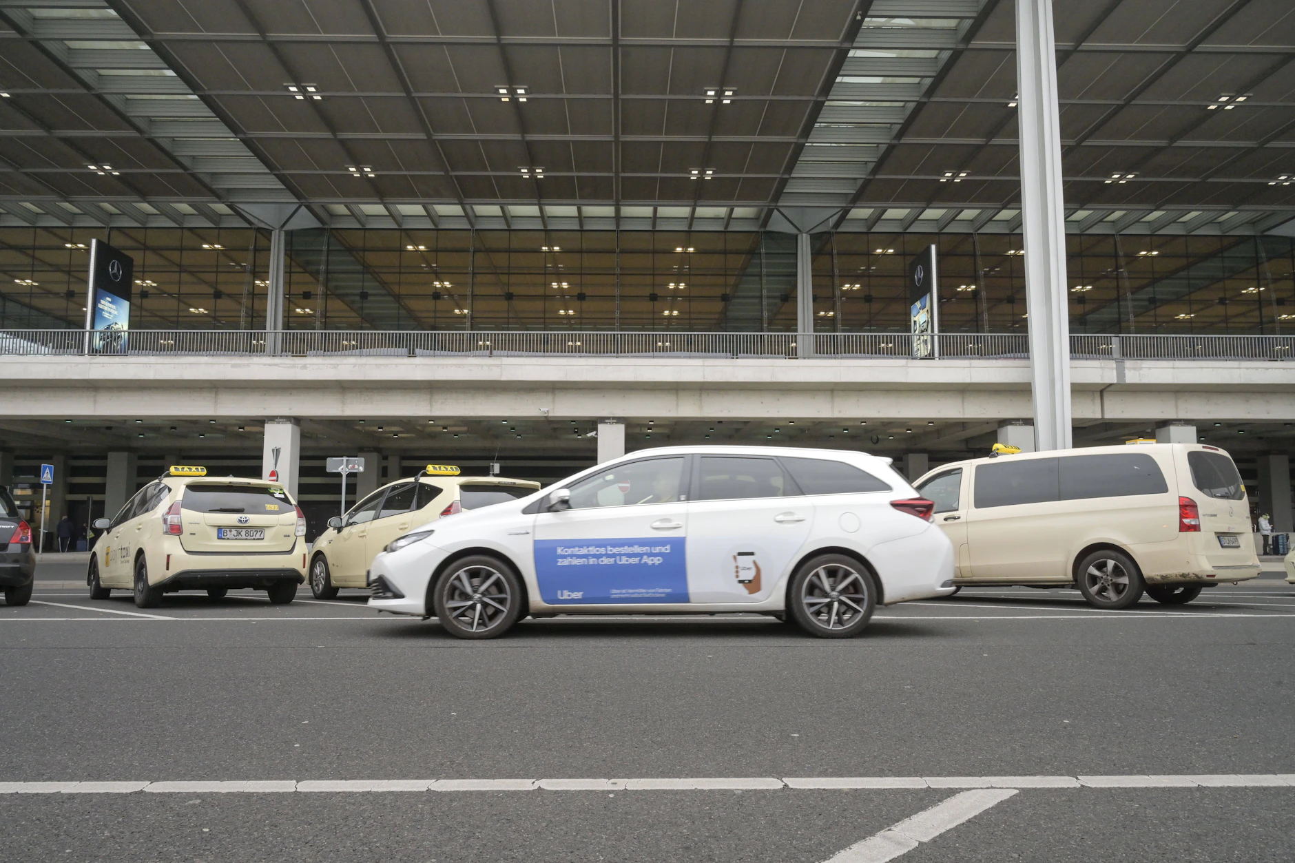 Ein Berliner Taxiunternehmen ist insolvent. Das Gewerbe leidet unter der Konkurrenz durch Uber und Co.
