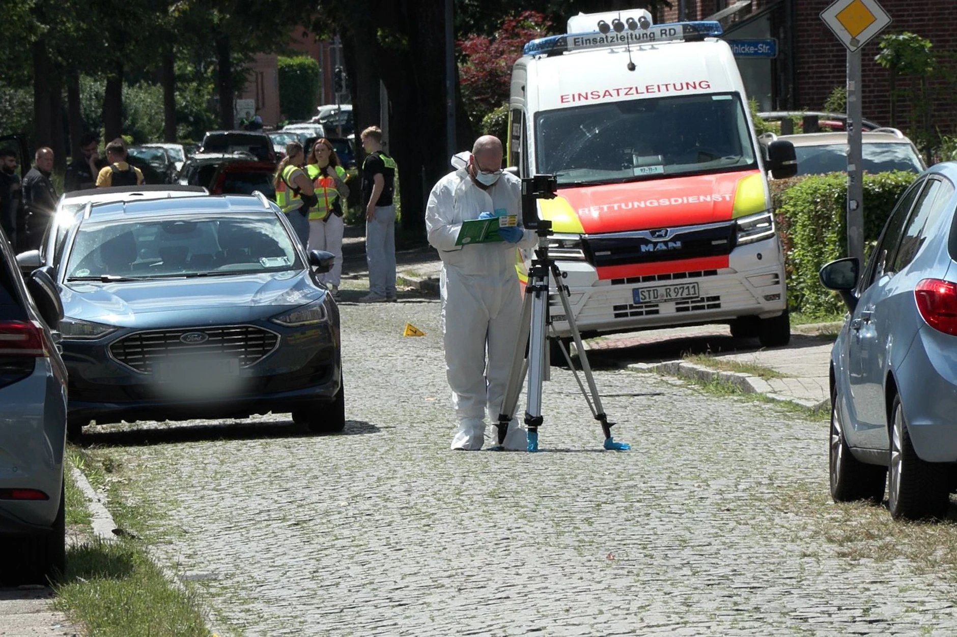 Fünf Tote in Stade: Ermittlungen nach Schüssen in der Kita laufen
