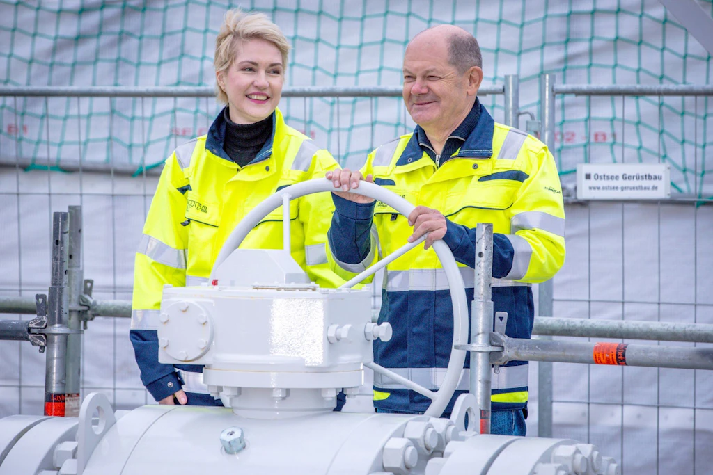 Olaf Scholz und MV-Ministerpräsidentin Manuela Schwesig in Lubmin: Die Botschaft über viele Jahre war, dass Russland für MV ein verlässlicher Wirtschaftspartner und Energielieferant ist.