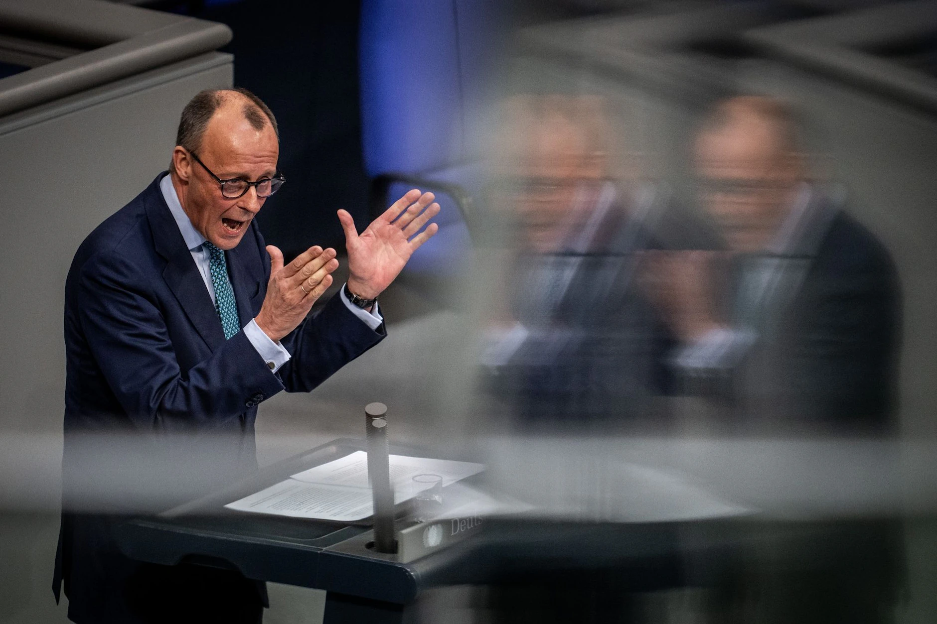 Unionsfraktionschef Friedrich Merz zieht die Zügel an: die Leidtragenden sind Patienten und Ärzte.