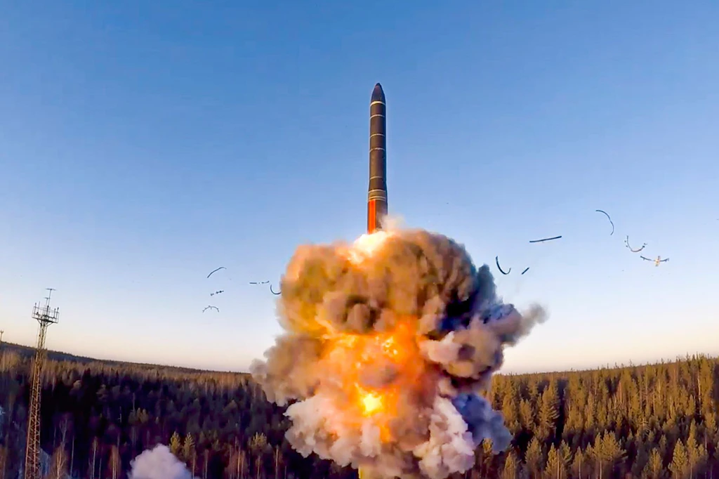 Ob zur Abschreckung oder Modernisierung – Russland führt regelmäßig Tests atomarer Interkontinentalraketen durch. (Symbolbild)