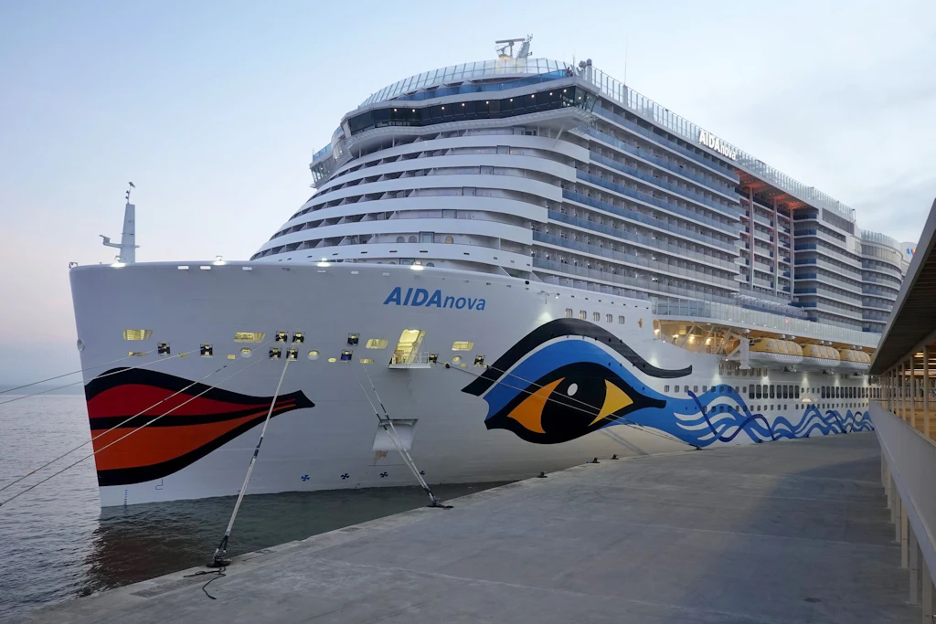 Mit dem Kreuzfahrtschiff „AIDAnova“ beginnt eine Reise mit drei Nächten ab Kiel.