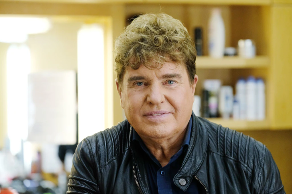 Frank Schöbel gehört zu den Prominenten, die in „Terra X History: 75 Jahre Deutschland – Wir Grenzgänger" von ihrem Leben im geteilten Deutschland erzählen.