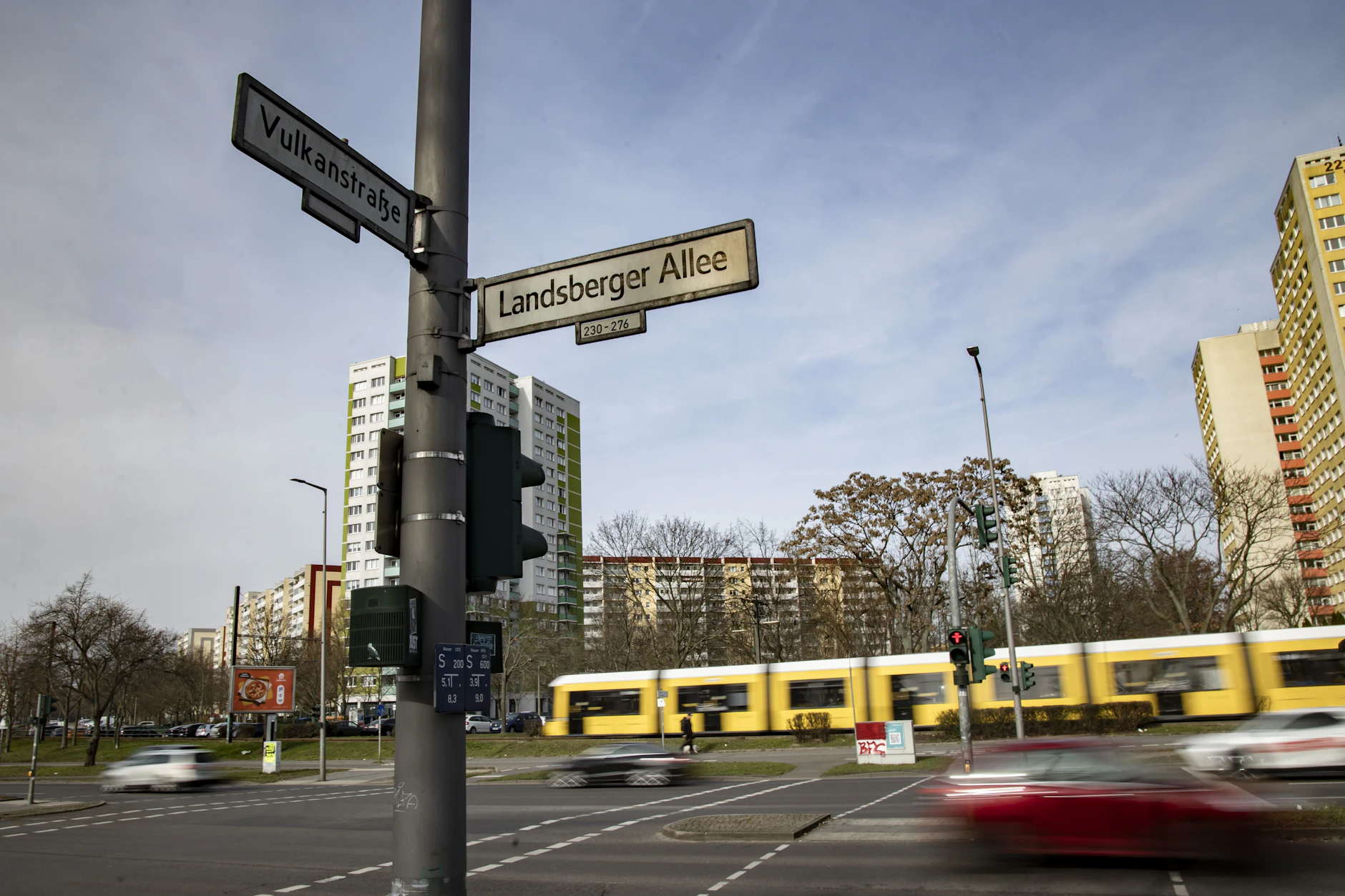 Ein Demonstrationszug führt am Freitag unter anderem über die Landsberger Allee.