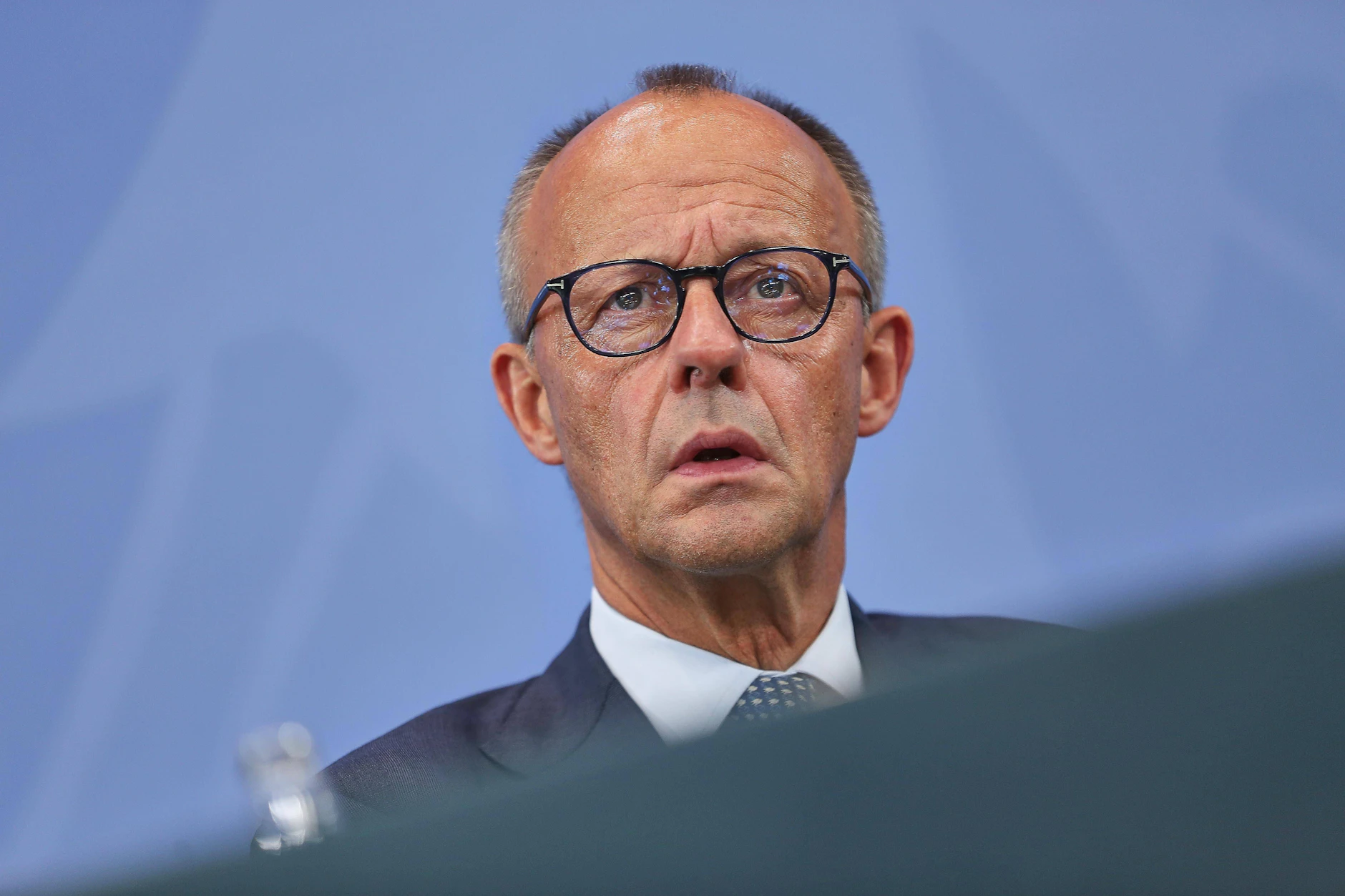 Der Bundeskanzler sorgte nach dem WM-Aus gegen Paraguay mit seinem Glückwunsch-Post für Kopfschütteln.