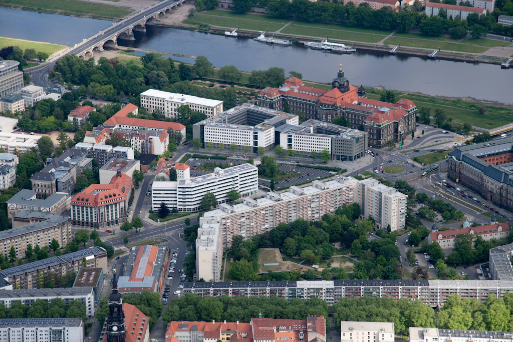 Das Dresdner Regierungsviertel: Die Staatsregierung möchte sukzessive Bürokratie abbauen und verschlanken. 