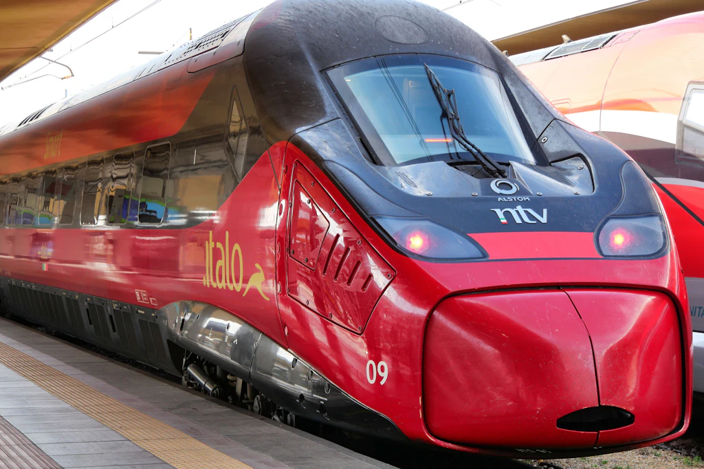 Ein Italo-Hochgeschwindigkeitszug an einem italienischen Bahnhof - ab 2028 könnten die Züge auch in Deutschland fahren.