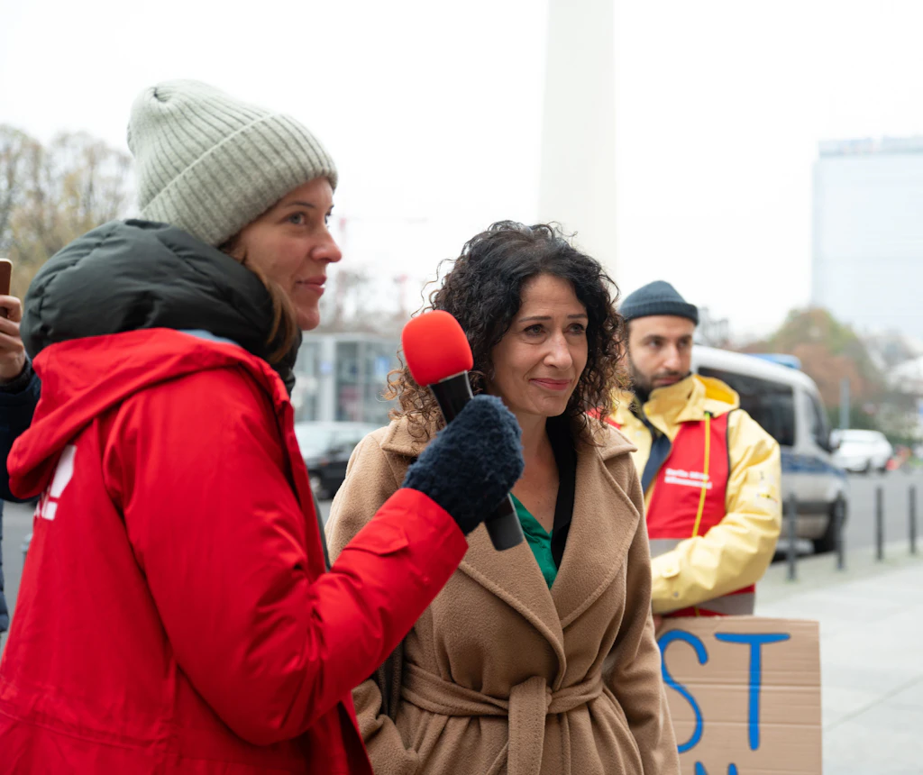 Kampagne gegen „Hetzkanäle“: Wie Campact die Werbefreiheit beeinflusst und Unternehmen mitziehen