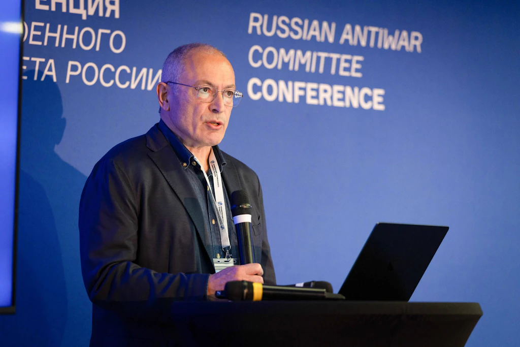 Mit der Verhaftung Michail Chodorkowskis (hier im Bild) und der Verstaatlichung seines Unternehmens im Jahr 2004 sendete Putin ein klares Signal: Eigentum lässt sich nicht in Macht umwandeln.