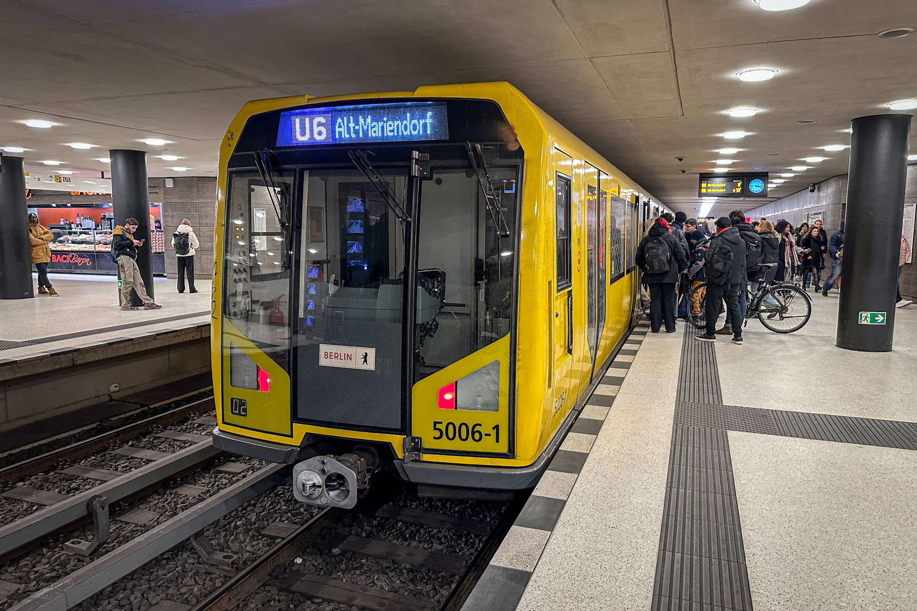 Die U6-Haltestelle Unter den Linden. Viele Fahrgäste werden wohl auf diese Linie ausweichen müssen, sobald der Nord-Süd-Tunnel gesperrt wird.