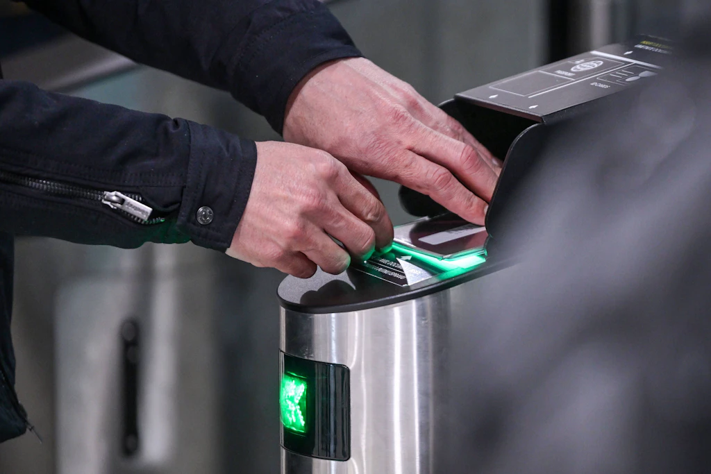 Das Entry-Exit-System erfasst biometrische Daten von Reisenden aus Drittstaaten.