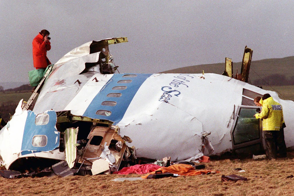 Im Dezember 1988 stürzte ein amerikanisches Flugzeug nach einem Bombenanschlag auf den schottischen Ort Lockerbie.