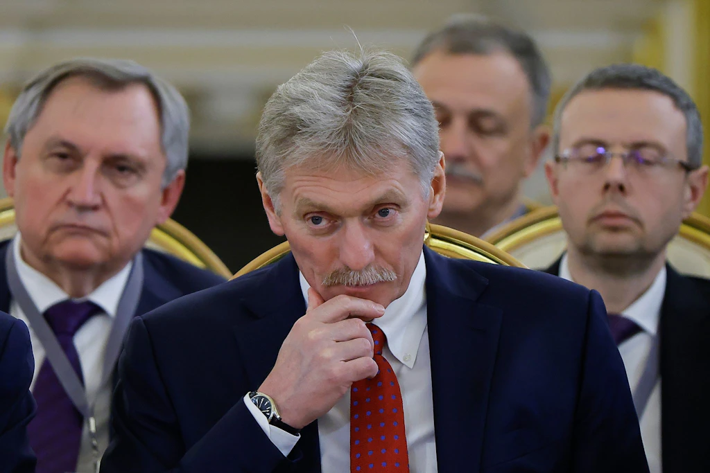 Kreml spricht von „echtem Krieg“ in der Ukraine: Peskow macht Westen verantwortlich