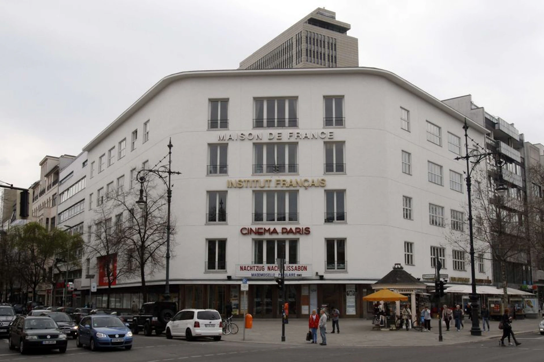 Hier im Maison de France in Berlin ereignete sich die Tat.