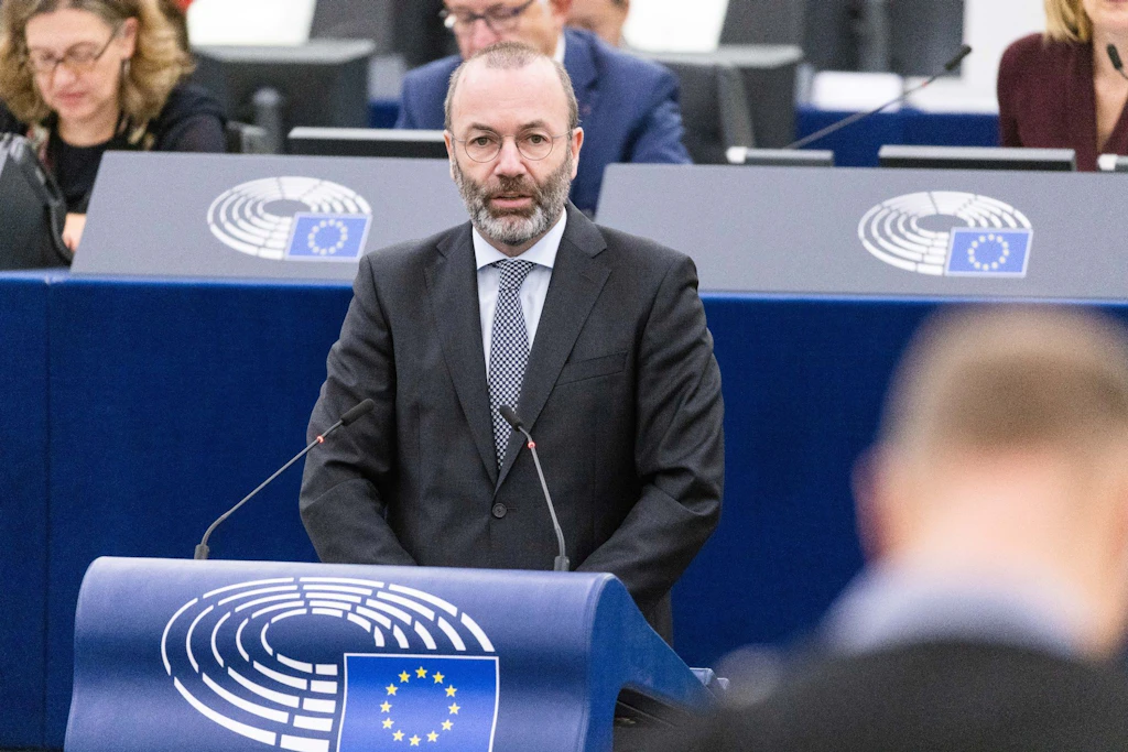 Als treibende Kraft hinter der EU-Chatkontrolle 1.0 gilt EVP-Vorsitzender Manfred Weber (CSU).