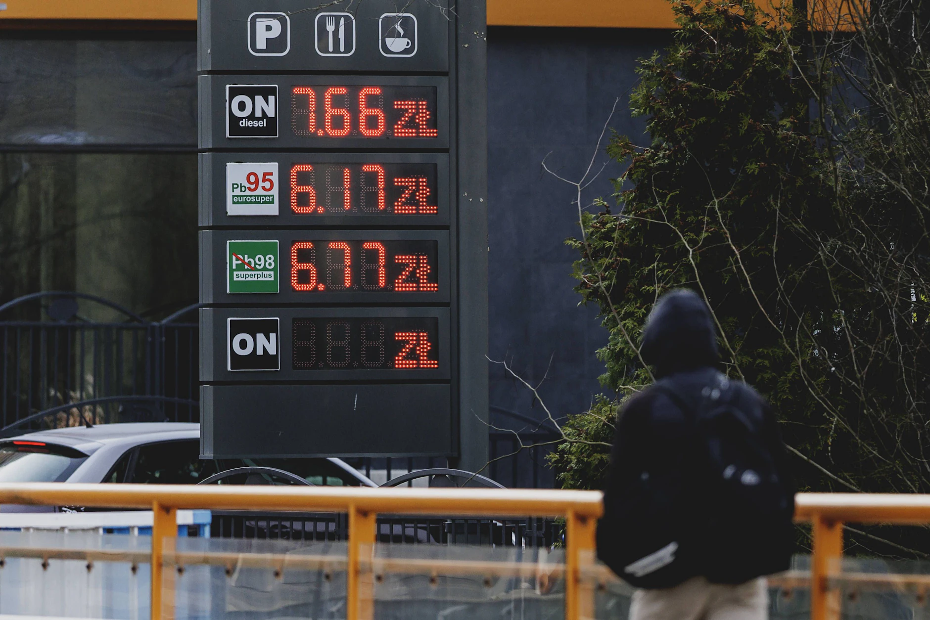 Wegen des Aus des Tankrabatts in Deutschland könnte sich eine Fahrt nach Polen zum Tanken lohnen.