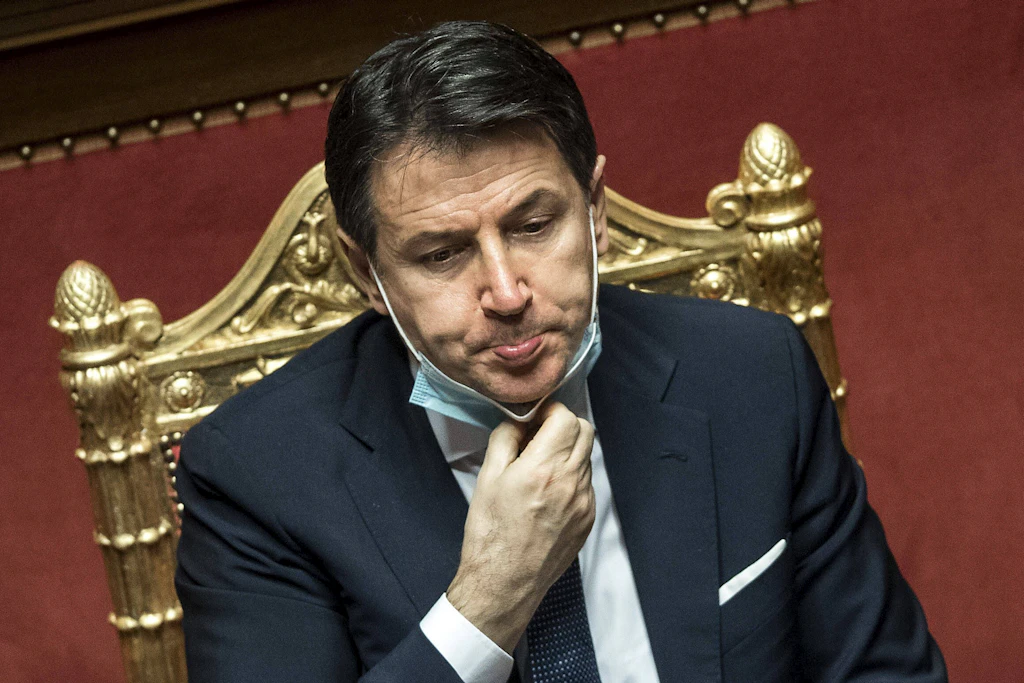 Masken runter, Vorwürfe bleiben: Giuseppe Conte und die unendliche Corona-Affäre.