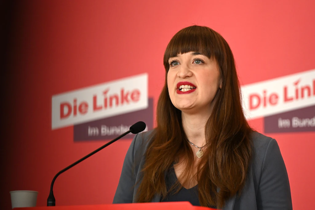 Heidi Reichinnek, Fraktionsvorsitzende der Partei Die Linke, spricht bei einer Pressekonferenz.