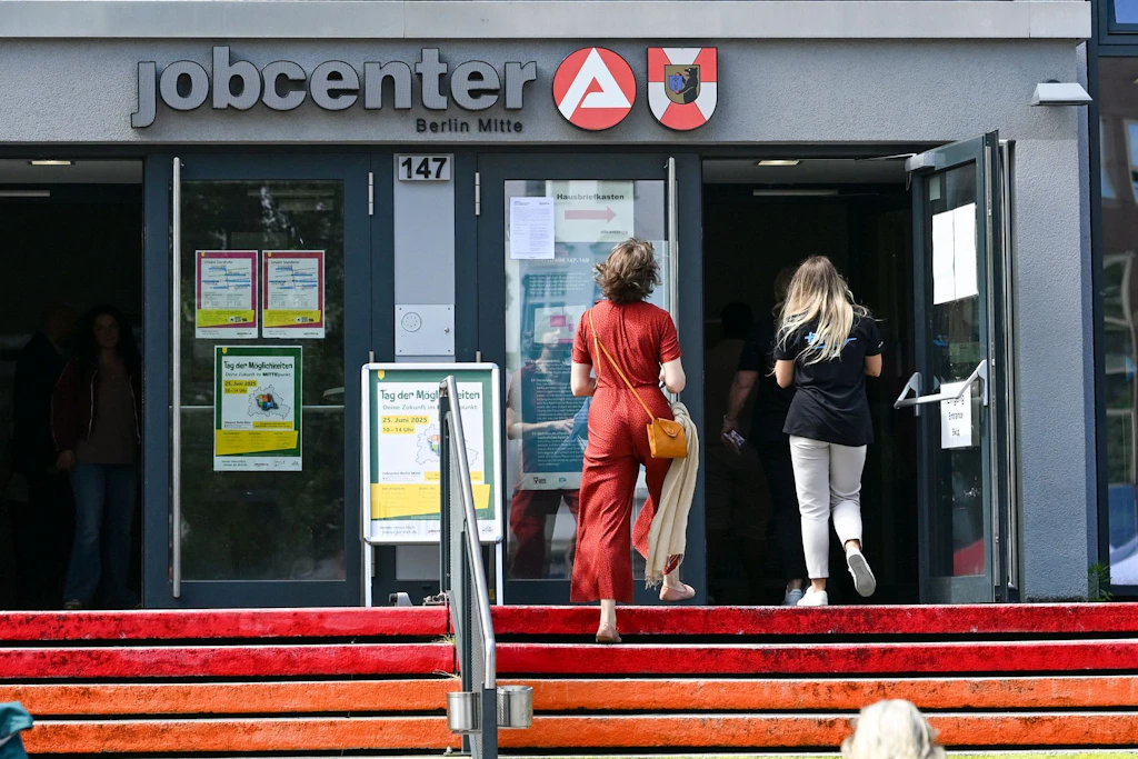 Leichter Anstieg: Zahl der Arbeitslosen bleibt bei über drei Millionen